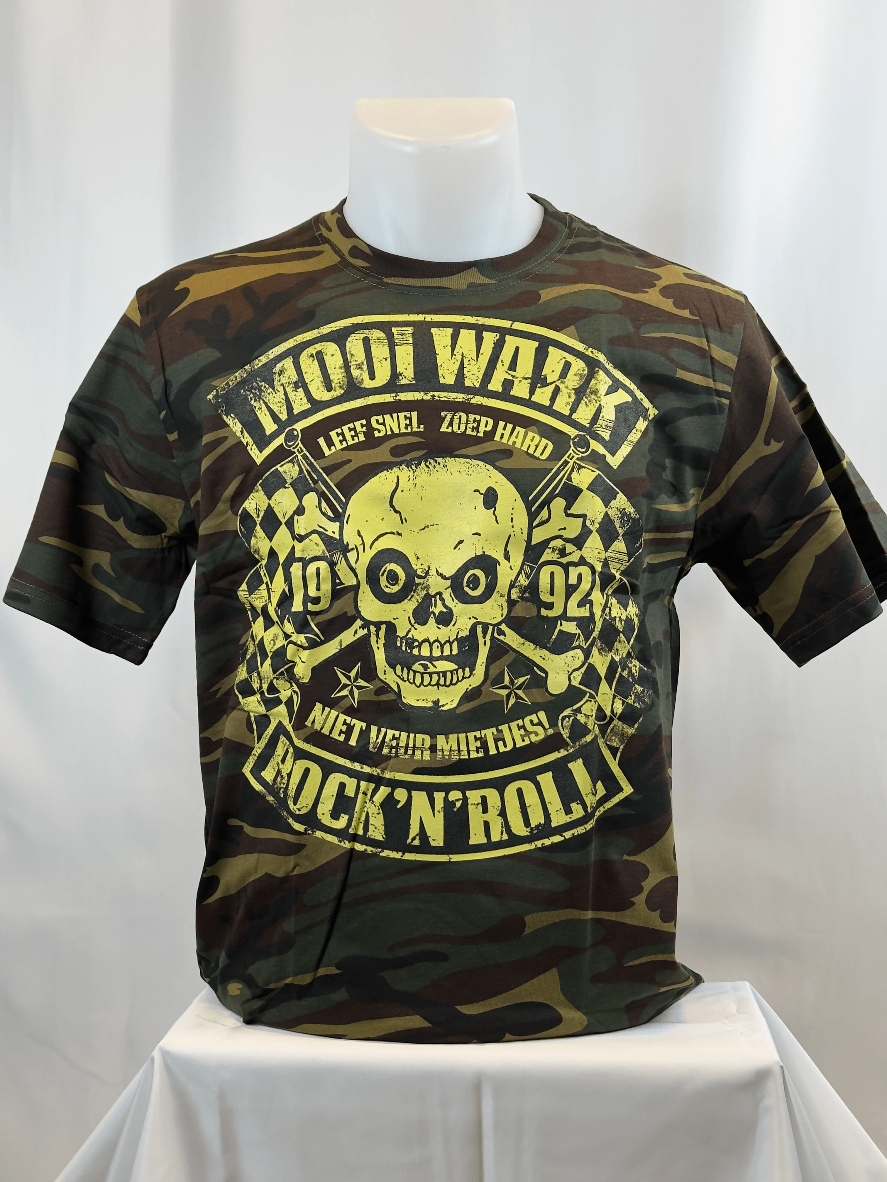 Mooi Wark | T-shirt camouflage "Niet Veur Mietjes"